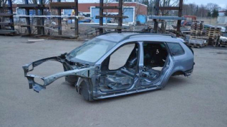 Illustration for article titled How a Swede built a Viper-powered Saab wagon